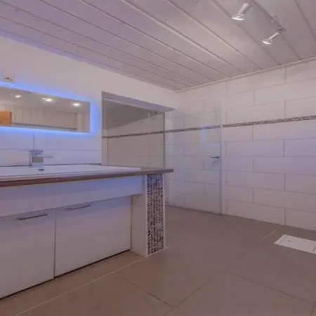 Ferienhaus Mirow, *
